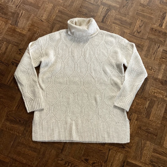 NWOT! Reitmans soft relaxed fit turtleneck sweater - Picture 4 of 16